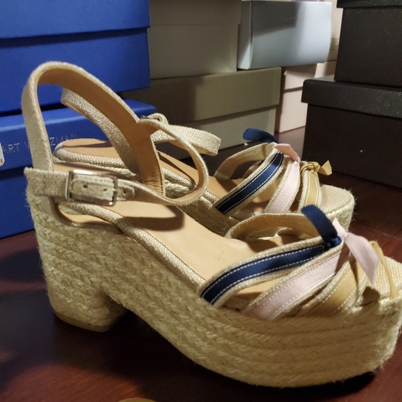 Sz 37 NIB Castaner platforms